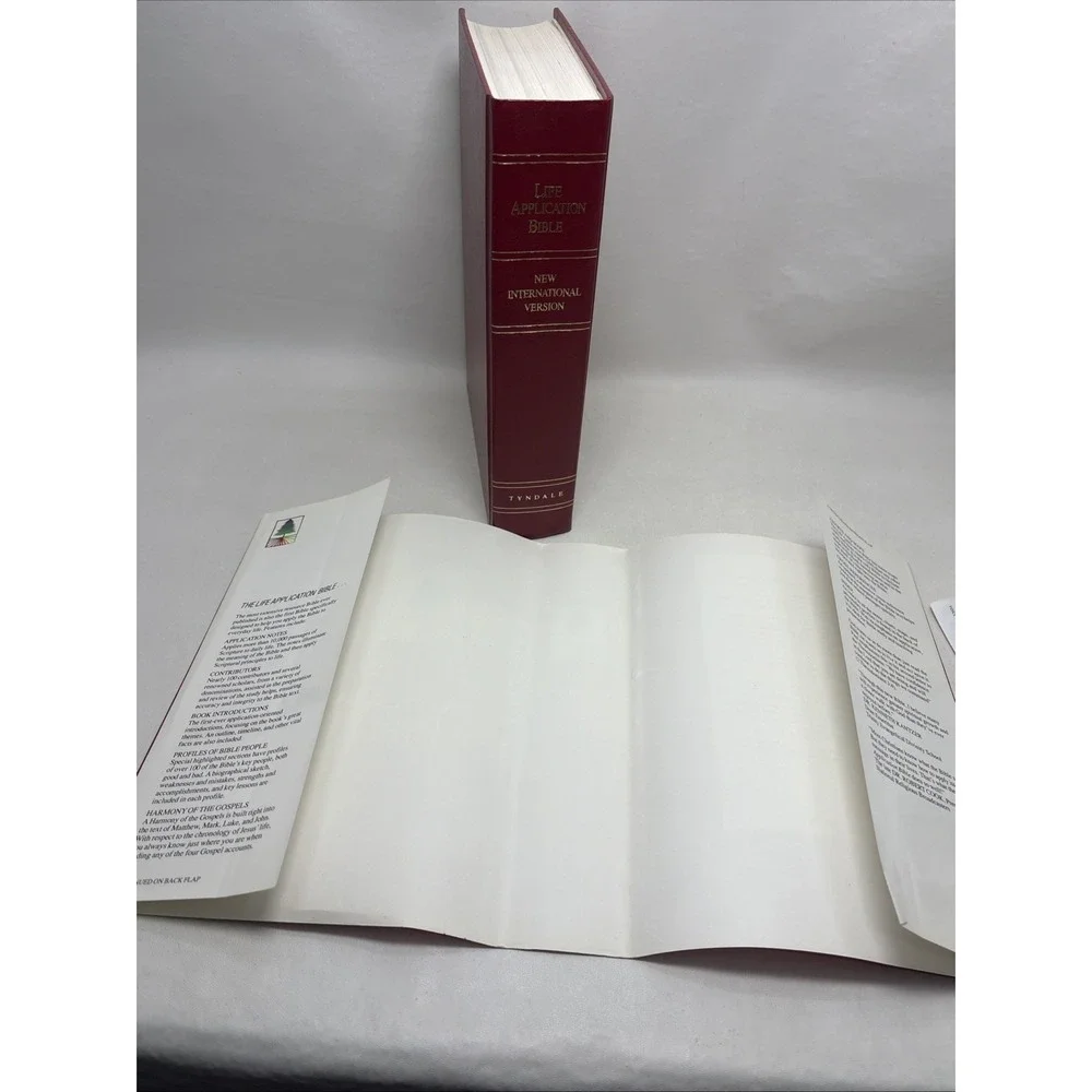 Life Application Study Bible New International Version Tyndale Full Color Maps